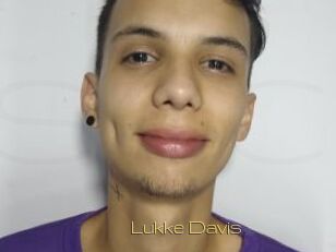 Lukke_Davis