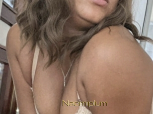 Naomiplum