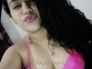 Taylor_curvy